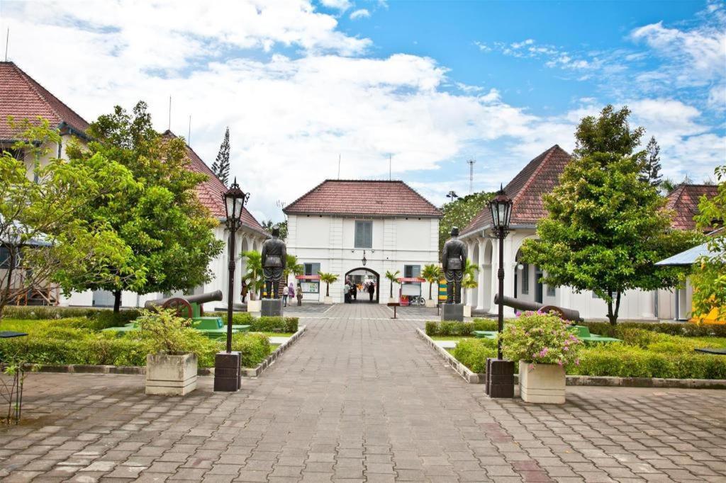 Bhumi Hostel Джокьякарта Экстерьер фото
